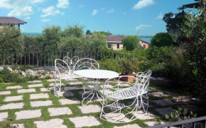 white holiday house Desenzano Del Garda